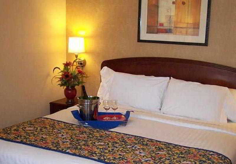 คอร์ตยาร์ด เมมฟิส อีสท์/บิล มอร์ริส พาร์คเวย์ Hotel ภายนอก รูปภาพ