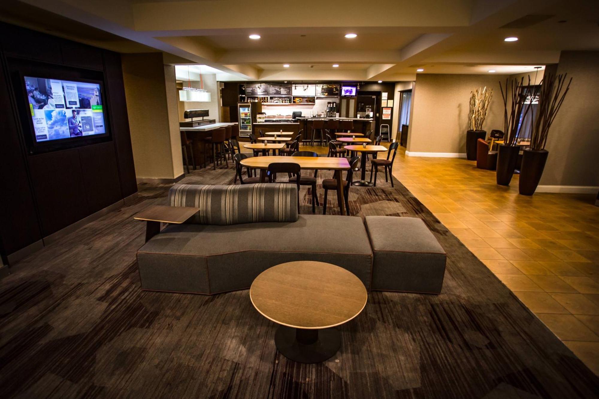 คอร์ตยาร์ด เมมฟิส อีสท์/บิล มอร์ริส พาร์คเวย์ Hotel ภายนอก รูปภาพ