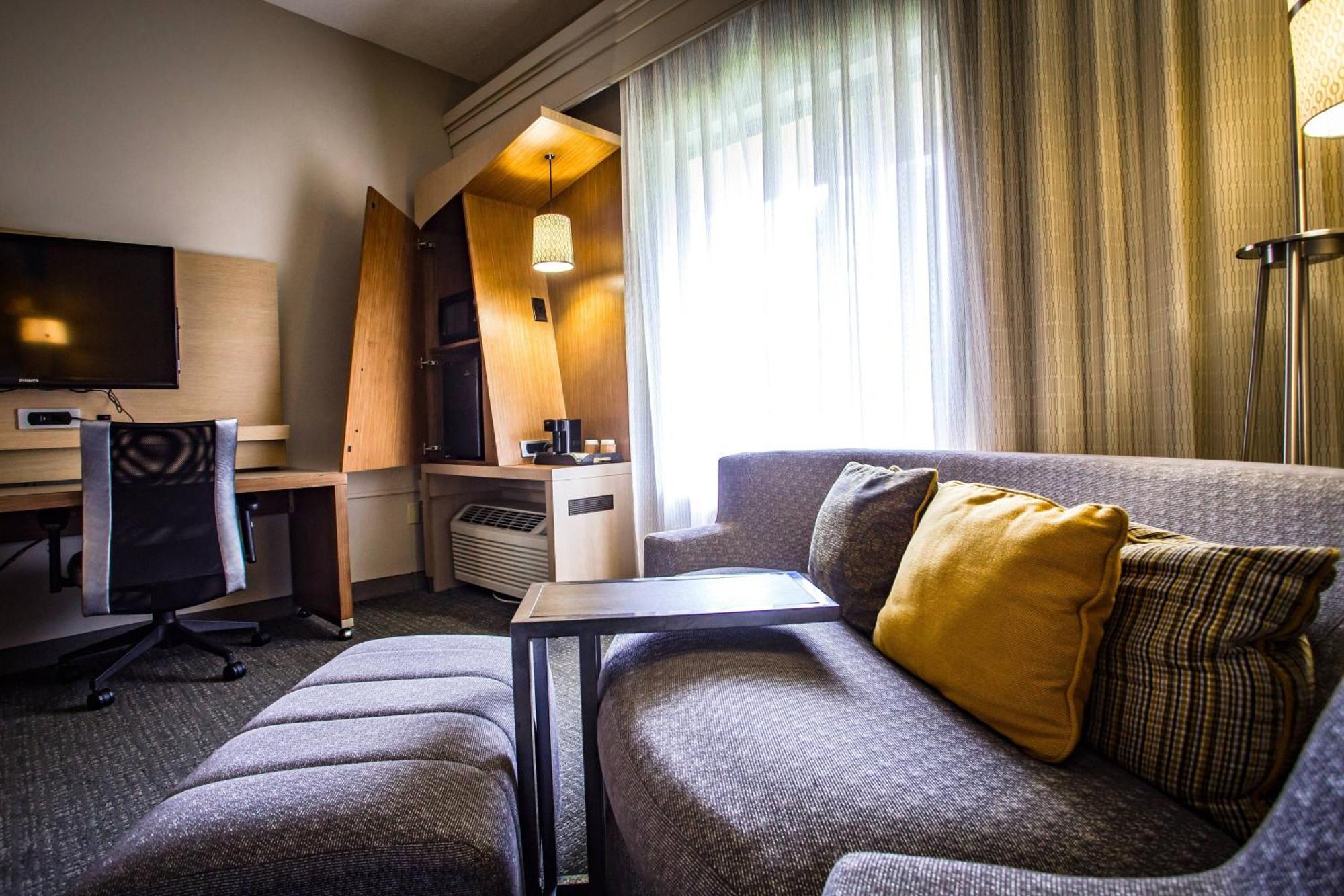 คอร์ตยาร์ด เมมฟิส อีสท์/บิล มอร์ริส พาร์คเวย์ Hotel ภายนอก รูปภาพ