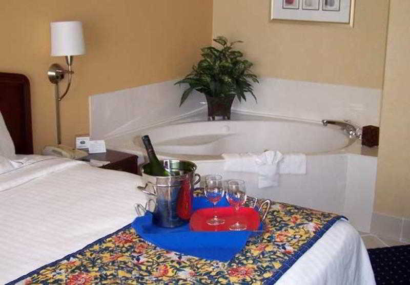 คอร์ตยาร์ด เมมฟิส อีสท์/บิล มอร์ริส พาร์คเวย์ Hotel ภายนอก รูปภาพ