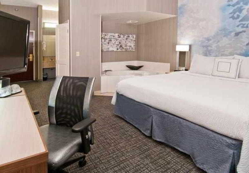 คอร์ตยาร์ด เมมฟิส อีสท์/บิล มอร์ริส พาร์คเวย์ Hotel ภายนอก รูปภาพ